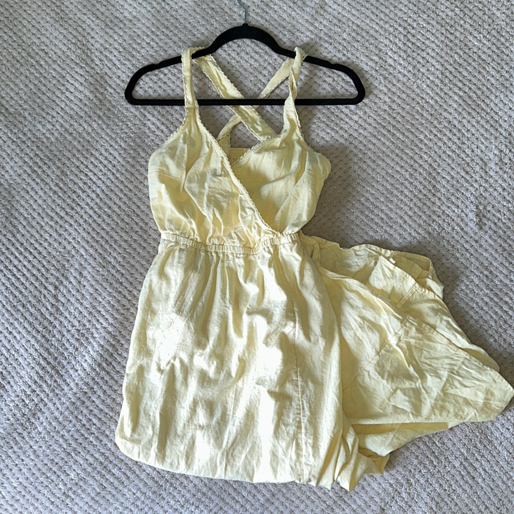 Very cute midi yellow dress